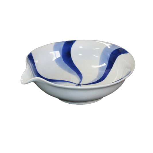 Flowing Water Pouring Rim Shallow Small Bowl / 流水片口浅小鉢