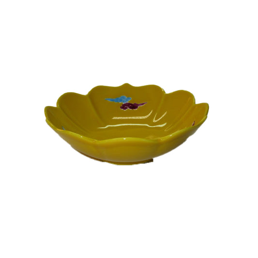 Deep Yellow Glaze Cloud Painting Triangular Persimmon-shaped Small Bowl / 濃黄釉雲絵三方木瓜小鉢