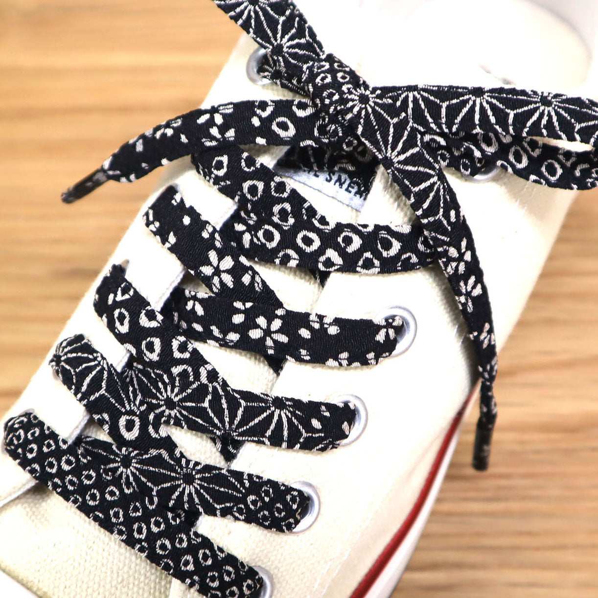 Japanese shoelaces