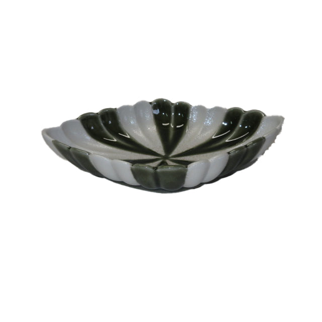 Oribe Glaze Parrel Chrysanthemum Carved Diamond-shaped Individual Plate / 織部釉ﾊﾟｰﾙ菊彫菱型銘々皿