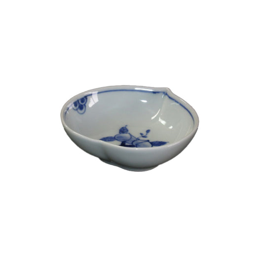 Sometsuke Prospective Peach Minori Peach Small Bowl / 染付見込桃みのり桃小鉢