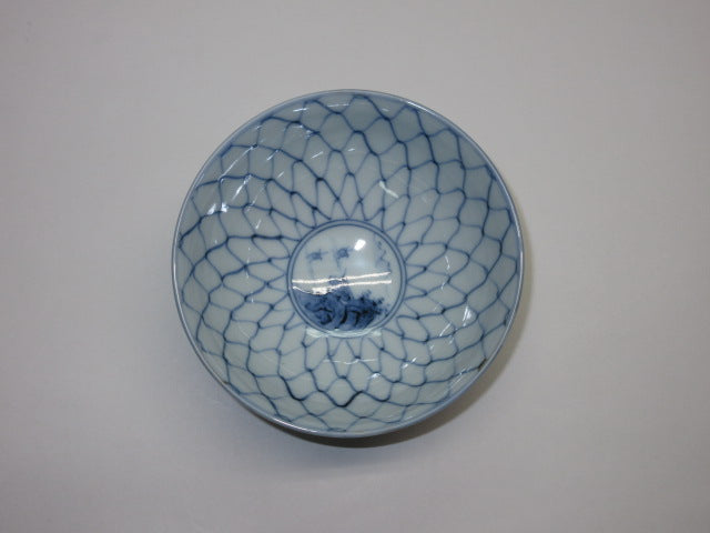 Uchigai Enamel Prospective Landscape Turtle-shell Rice Bowl / 内外網絵見込山水亀甲飯碗