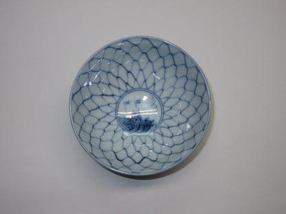 Uchigai Enamel Prospective Landscape Turtle-shell Rice Bowl / 内外網絵見込山水亀甲飯碗