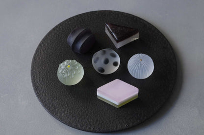 Gabei 画餅 Glass wagashi, Japanese sweet